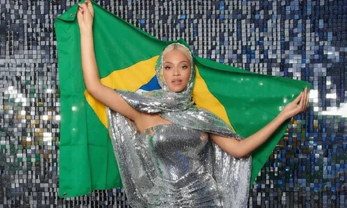 
				
					Alunos baianos ganham bolsa da fundação de Beyoncé
				
				