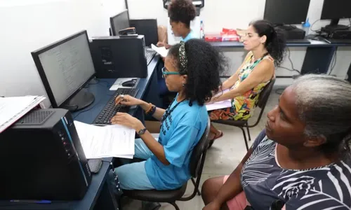 
				
					Alunos podem renovar matrícula na rede estadual da Bahia em novembro
				
				