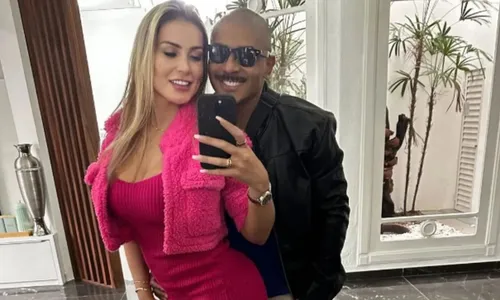 
				
					Andressa Urach abre o jogo sobre término de namoro e explica contrato
				
				