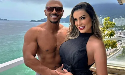 
				
					Andressa Urach revela que faz sexo anal 91 vezes na semana
				
				