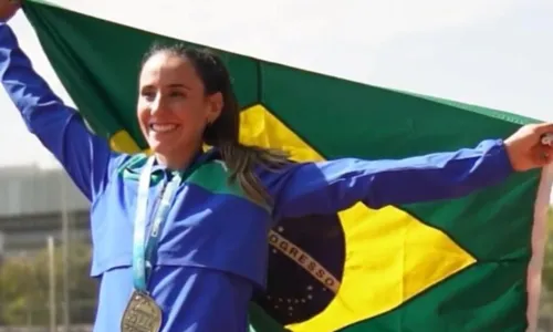 
				
					Atleta mostra uniformes de atletismo do Brasil: 'Entregou tudo'
				
				