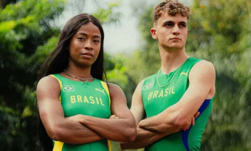 
				
					Atleta mostra uniformes de atletismo do Brasil: 'Entregou tudo'
				
				