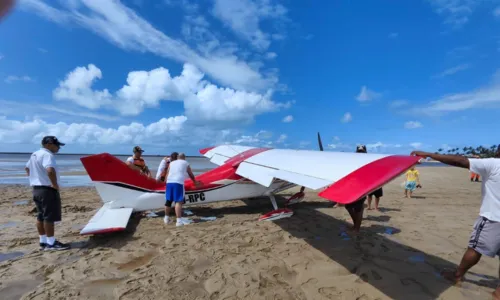 
				
					Avião faz pouso forçado em banco de areia às margens de rio na Bahia
				
				