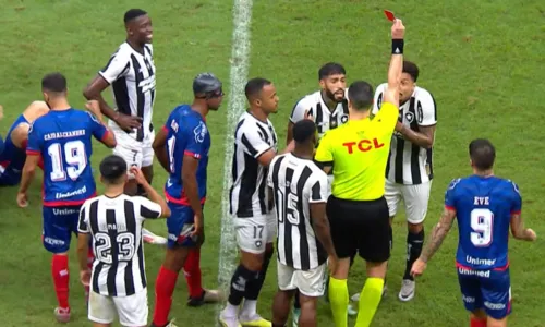 
				
					Bahia x Botafogo: expulsão polêmica de Gregore causa revolta; assista
				
				