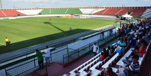 
				
					Baianão B: Fluminense de Feira enfrenta Leônico no domingo (14)
				
				