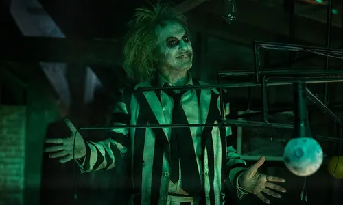 
				
					Beetlejuice: sequência de clássico dos anos 80 estreia na quinta (5)
				
				