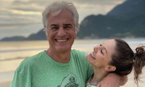 
				
					Bianca Rinaldi é atacada por ser casada com homem 20 anos mais velho
				
				