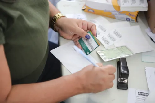 
				
					Bolsa Família: 332 mil soteropolitanos devem atualizar dados até sexta
				
				