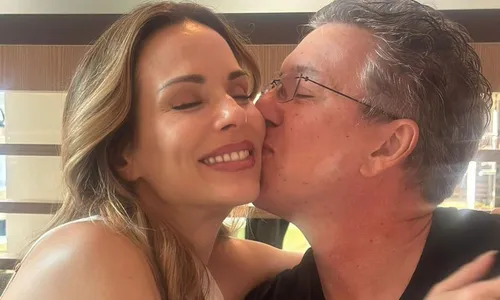 
				
					Ana Furtado completa 51 anos e ganha declaração de Boninho
				
				