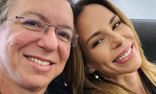 
				
					Boninho viaja com Ana Furtado após anúncio de saída da Globo
				
				