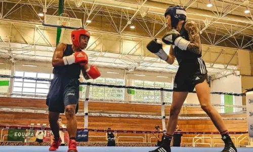 
				
					Boxeadora baiana, Tatiana Chagas ganha festa de aniversário em Paris
				
				