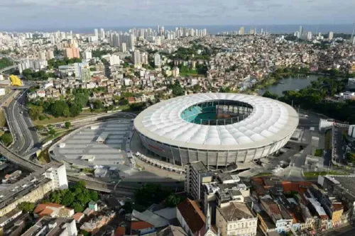 
				
					Bahia x Flamengo: torcedores brigam na fila por ingressos; veja vídeo
				
				