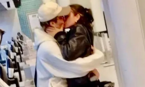 
				
					João Guilherme fala em casamento com Bruna Marquezine; VÍDEO
				
				