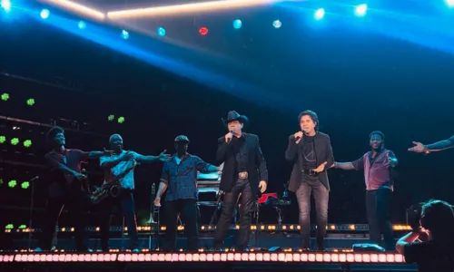 
				
					Bruno Mars surpreende fãs com Chitãozinho & Xororó em show; veja vídeo
				
				