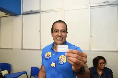 
				
					Bruno Reis é reeleito prefeito em Salvador no primeiro turno
				
				