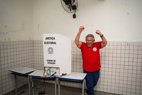 
				
					Caetano (PT) é eleito prefeito de Camaçari no 2º turno
				
				