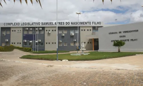 
				
					Câmara Municipal de Juazeiro abre vagas com salários de até R$ 5,2 mil
				
				