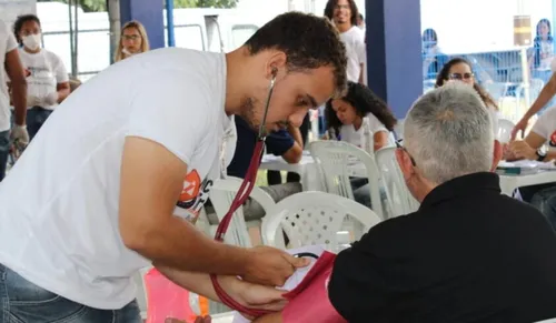 
				
					Caminhoneiros têm serviços de saúde gratuitos na Bahia; saiba mais
				
				