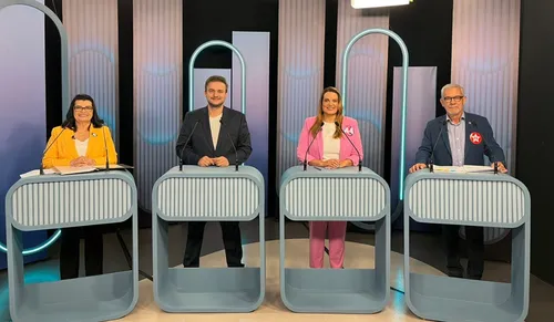 
				
					Candidatos à Prefeitura de Vitória da Conquista participam de debate
				
				