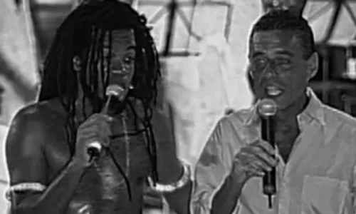 
				
					Carlinhos Brown faz declaração emocionante para ex-sogro Chico Buarque
				
				