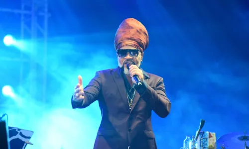 
				
					Carlinhos Brown homenageia Mulher Negra Latino-Americana
				
				