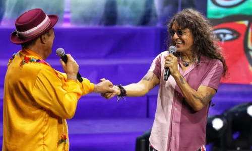 
				
					'Carnaval fora de época': Banda Mel celebra 40 anos com Daniela e Luiz
				
				