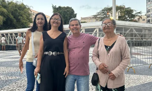 
				
					'Carnaval fora de época': Banda Mel celebra 40 anos com Daniela e Luiz
				
				