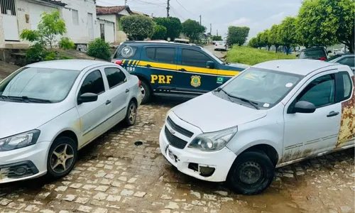 
				
					Carros roubados são encontrados em oficina mecânica de Santa Bárbara
				
				