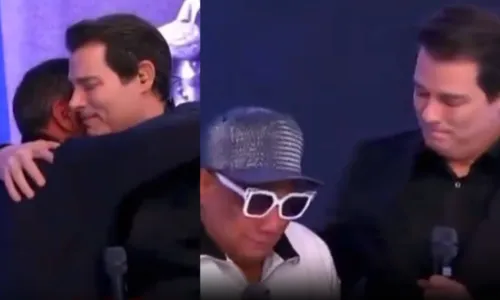 
				
					Celso Portiolli e Liminha choram por Silvio Santos no SBT; veja
				
				