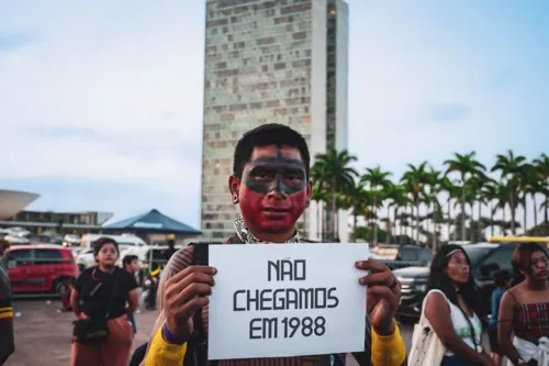 
				
					Cerca de 200 indígenas irão da Bahia para cerimônia de manto Tupinambá
				
				