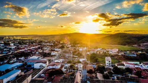 
				
					Cidade baiana terá shows gratuitos de Raça Negra e Geraldo Azevedo
				
				