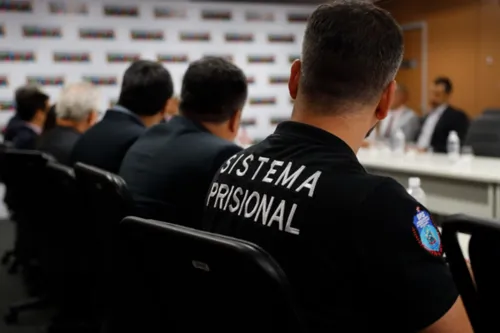 
				
					Concurso da Polícia Penal tem salários de até R$ 4,4 mil; veja edital
				
				