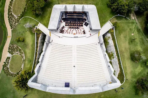 
				
					Conheça Trancoso, destino turístico de Shawn Mendes, Beyoncé e mais
				
				