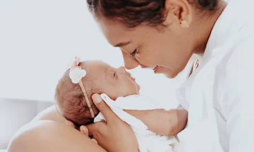 
				
					Conheça história de baiana que enfrentou câncer de mama na gravidez
				
				