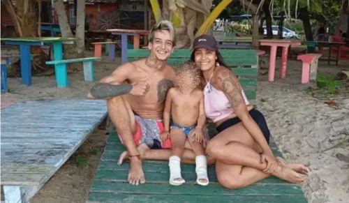 
				
					Criança de 4 anos morre após espancamento de mãe e padrasto na Bahia
				
				