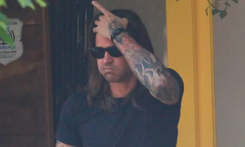 
					Dado Dolabella agride cantor que estava com Wanessa Camargo em festa
				
				