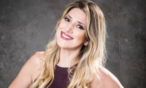 
				
					Dani Calabresa choca ao revelar salário na TV: 'Pouco dinheiro'
				
				