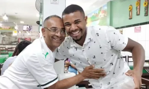 
				
					Davi, do 'BBB', revela compra de casa para o pai e mais imóveis; veja
				
				