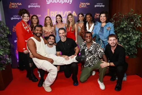 
				
					Deborah Secco e Fabiana Karla se beijam em estreia de 'Rensga Hits!'
				
				