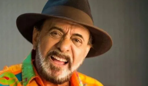 
				
					'Descobri pela TV', diz cantor baiano de música da novela 'Renascer'
				
				