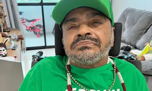 
				
					Arlindo Cruz é internado às pressas e preocupa fãs
				
				