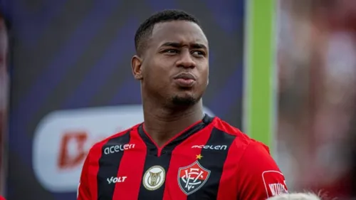 
				
					Dudu, do Vitória, causa polêmica após curtir postagem do Corinthians
				
				