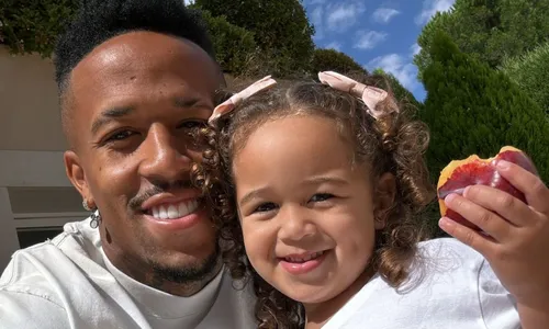 
				
					Éder Militão exibe vídeo com filha e recebe críticas: ‘Limpar imagem'
				
				