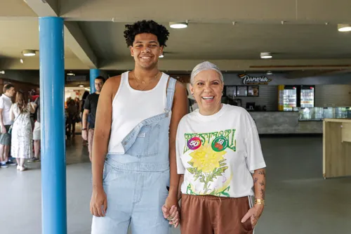 
				
					Eleições 2024: famosos vão às urnas em todo o Brasil; veja fotos
				
				