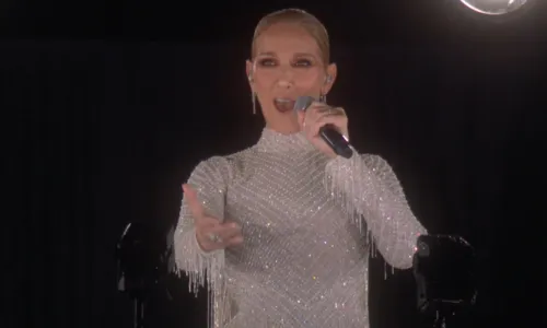 
				
					Céline Dion encerra cerimônia de abertura da Olimpíada, veja vídeo
				
				