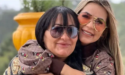 
				
					Mãe de Deolane Bezerra revela medo inusitado durante período na cadeia
				
				