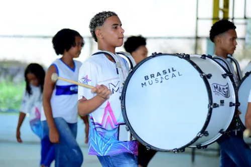 
				
					Escolas municipais se preparam para desfile do 2 de Julho em Salvador
				
				