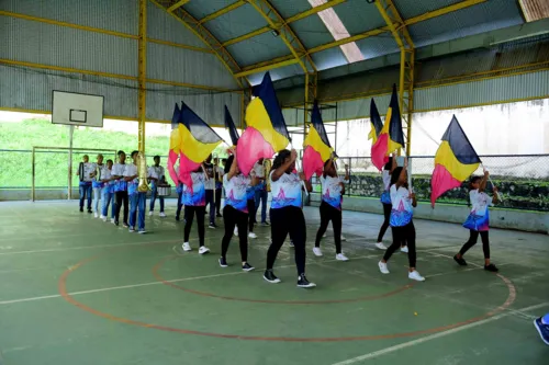 
				
					Escolas municipais se preparam para desfile do 2 de Julho em Salvador
				
				