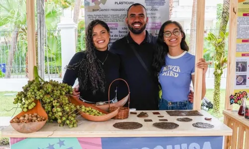 
				
					Estudantes baianos usam licuri para desenvolver bioplástico
				
				