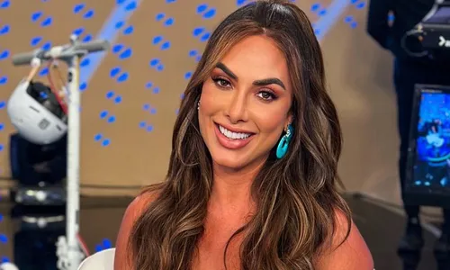 
				
					Ex-A Fazenda Nicole Bahls relembra namoro com astro do Rock in Rio
				
				